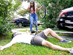 Culo, Dormitorio, Engañando, Estilo perrito, Lamidas, Madres para coger, Coño, Tetas