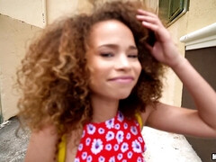 Enthousiasteling, Zwart, Harig, Natuurlijke tieten, Buiten, Slipje, Gezichtspunt, Openbaar