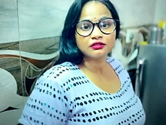 New Indian Desi Muslim Girl Hot Hindi Sex XXX Video 4K Chudai