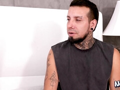 Stellung 69, Betrug, Spermaladung, Freundin, Handjob, Lecken, Monster, Tätowierung