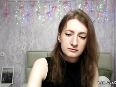Brunette amateur babe teasing viewers on webcam