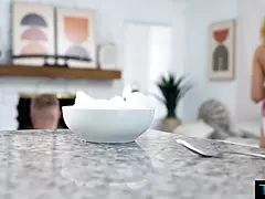 18, デカチン, ブロンド, フェラチオ, 小柄, ティーン, オッパイの, 濡れ