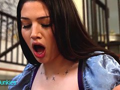 Curvy Alyx Star seduces Brad Newman and gets a hot cumshot on her big boobs