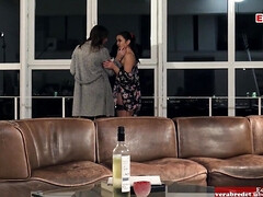 Cul, Brunette brune, Femelle, Lesbienne, Orgasme, Chatte, Nénés, Mouillée