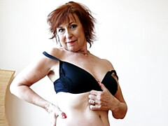 Enthousiasteling, Mooie dikke vrouwen, Grote kont, Grote mammen, Vingeren, Masturbatie, Rijpe lesbienne, Alleen