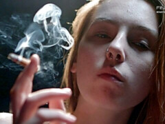 Amateur, Culo, Penetracion con dedos, Pequeña, Afeitado, Fumando, Solo, Tetas