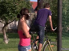 Old mom toying teen gf