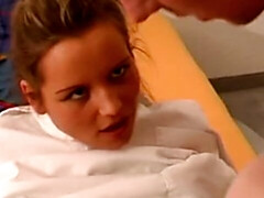 Enthousiasteling, Anaal, Bedriegen, Hakken, Tiener, Tieten likken, Speelgoed, Vrouw