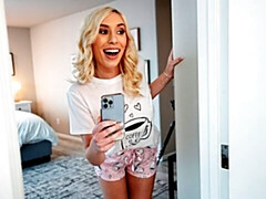 Grosse bite, Gros seins, Blonde, Sucer une bite, En levrette, Pov, Maigrichonne, Adolescente