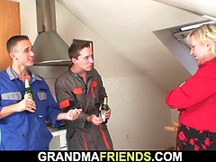 Blondine, Vollbusig, Tschechisch, Oma, Reif, Realität, Jungendliche (18+), Flotter dreier