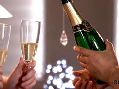 Минет, Брюнетки, Парочка, Пальцем, Лизание, Натуральные сиськи, Киски, Сиськи