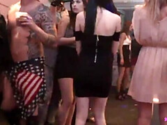 Leie, Spermaladung, Tschechisch, Hundestellung, Gruppe, Handjob, Lecken, Party