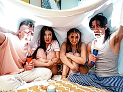 Большая жопа, Большой член, Большие сиськи, Минет, Брюнетки, Вчетвером, Тощие, Молоденькие