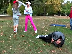 Vingeren, Groep, Hardcore, Realiteit, Geschoren, Roken, Tatoeage, Tieten likken