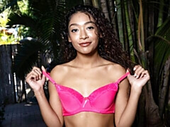 Amateur, Culo grande, Morena, Tetas naturales, Cabello corto, Solo, Adolescente, Tetas