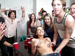 Amateur, Grosse bite, Gros seins, Sucer une bite, Branlette thaïlandaise, Hard, Orgie, Fête