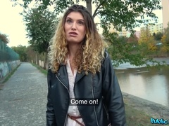 Culo, Rubia, Mamada, Estilo perrito, Penetracion con dedos, Al aire libre, Pov, Público