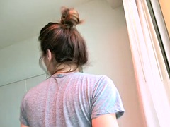 Amateur, Sucer une bite, Brunette brune, Tir de sperme, Faciale, Hard, Mamelons, Nénés