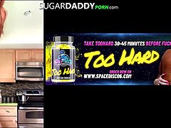 In den arsch, Arsch, Grosse titten, Blasen, Braunhaarige, Tätowierung, Jungendliche (18+), Teen in den arsch