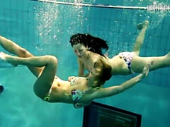 18 jahre, Hd, Lesbisch, Pool, Russisch, Dusche, Jungendliche (18+), Unter wasser