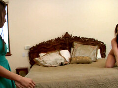 Morena, Atrapados, Consolador, Divertido, Sexo duro, Ducha, Sorpresa, Tetas