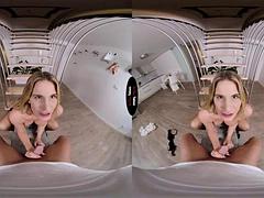 En tercera dimension, Tetas grandes, Rubia, Mamada, Realidad, Secretaria, Tetas