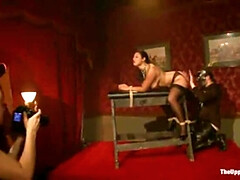 Anaal, Blond, Dominante vrouw, Fetisj, Groepseks, Handbeurt, Hd, Vernedering