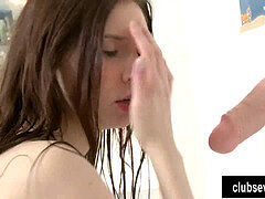 Salle de bains, Brunette brune, Chatte, Rasée, Softcore, Solo, Adolescente, Jouets