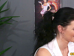 Pijpbeurt, Naakte man aangeklede vrouw, Sperma shot, Sperma in gezicht, Dominante vrouw, Vernedering, Meesteres, Bekijker