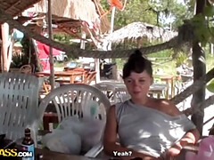 Enthousiasteling, Grote lul, Bruinharig, Diep in de keel, Hd, Interraciaal, Buiten, Gezichtspunt