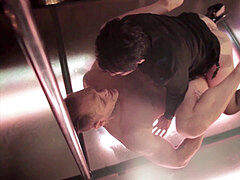 Mamada, Club, Masturbación