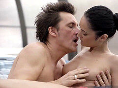 Brunette brune, Européenne, Nénés