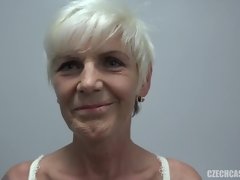 Grosse titten, Paar, Verrückt, Oma, Lecken, Natürlich, Muschi, Titten