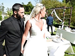 Большой член, Большие сиськи, Блондинки, Минет, Невеста, Собачьи, Двойное проникновение, Короткая стрижка