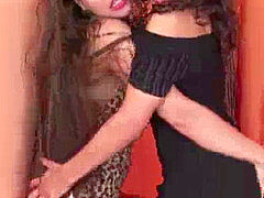 18 ans, Amateur, Fait maison, Lesbienne, Léchez, Lingerie, Orgasme, Adolescente