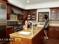 フェラチオ, 巨乳な, チン, 手コキする, 巨大, 剃毛, フェラする, 三人