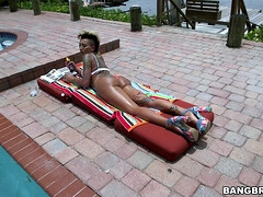 Cul, Gros cul, De plein air, Culottes ou slips, Piscine, Softcore, Tatouage