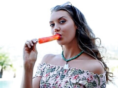Blonde, Sucer une bite, En levrette, Poilue, Branlette thaïlandaise, Embrassement, Léchez, Adolescente