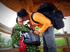 18 ans, Collège université, Famille, Petite amie, Embrassement, De plein air, Chatte, Serré