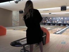 Блондинки, Пальцем, Подружка, Мастурбация, Крошечные, От первого лица, На публике, Тощие