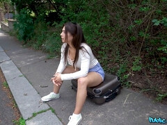 Gros seins, Sucer une bite, Brunette brune, Tir de sperme, Argent, Pov, Public, Chevaucher