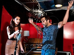 Sucer une bite, Brunette brune, En levrette, Domination, Branlette thaïlandaise, Mère que j'aimerais baiser, Dénudage, Nénés