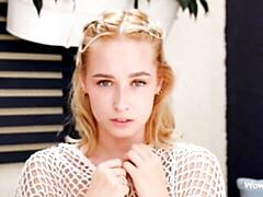 Leie, Blondine, Fingern, Masturbation, Kurzes haar, Dürr, Solo, Entkleiden