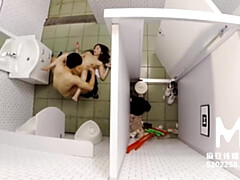 Enthousiasteling, Aziatisch, Pijpbeurt, Sperma shot, Orgasme, Openbaar, Spuiten, Toilet