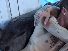 Grosse bite, Sucer une bite, Gode, Érotique, Embrassement, Tatouage, Adolescente, Jouets