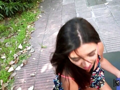 Grosse bite, Sucer une bite, Brunette brune, Fille latino, Argent, De plein air, Public, Chatte