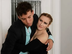 69 negenenzestig, Grote kont, Blond, Bruinharig, Vingeren, Zoenen, Likken, Strippen