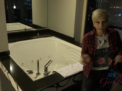 Badkamer, Blond, Vies, Slipje, Kut duiken, Kort haar, Sokken, Tieten likken