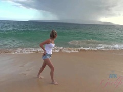 Amateur, Playa, Rubia, Penetracion con dedos, Masturbación, Orgasmo, Pequeña, Pov