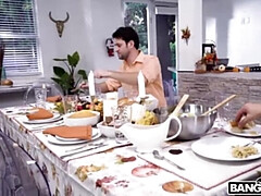 茶髪の, バック, 顔射, ハードコア, ラティーナ, 剃毛, ティーン, 三人